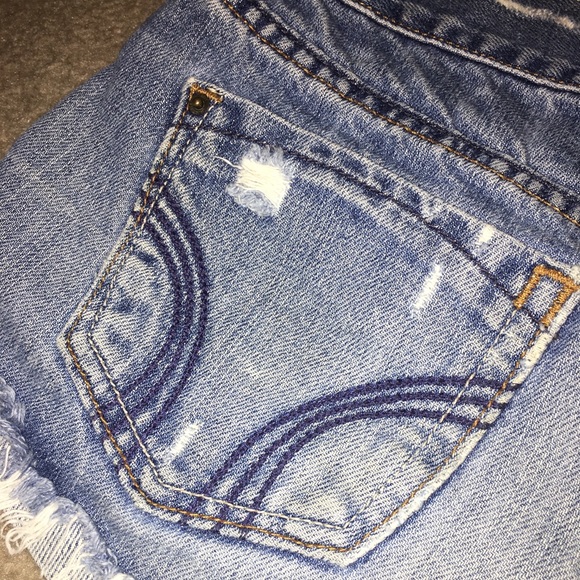 Hollister Low Rise Jean Shorts - Picture 3 of 5